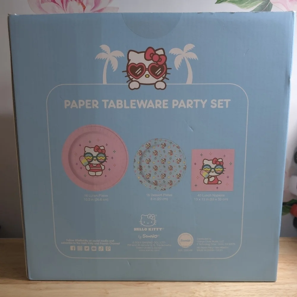 Hello Kitty Paper Tableware Set NIB